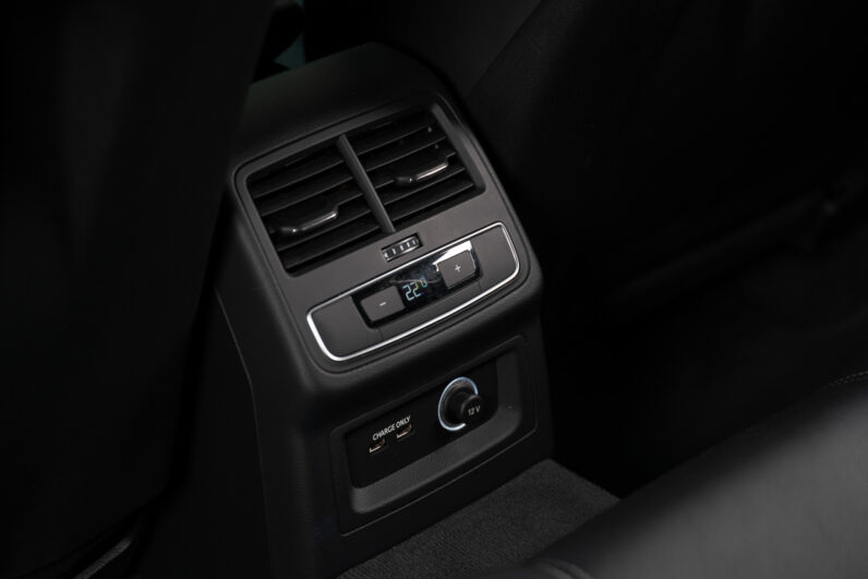 
								Audi A4 2.0TDI 140kW, automat, 2020 DPH full									