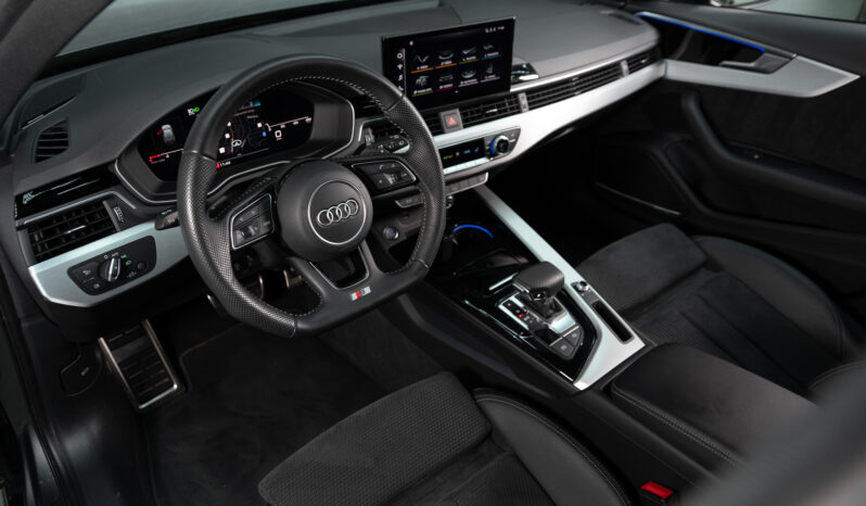 
								Audi A4 2.0TDI 140kW, automat, 2020 DPH full									