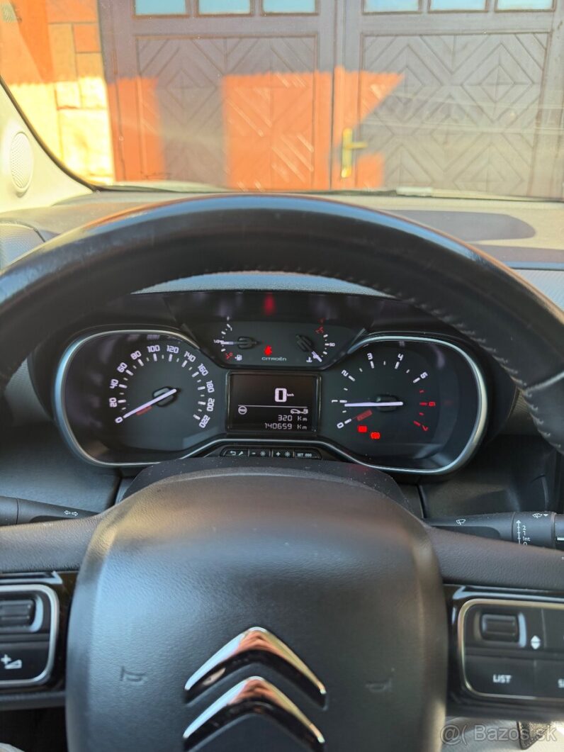 
								Citroën C3 aircross full									