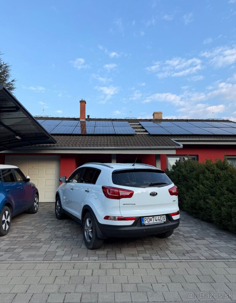 
								Kia Sportage 2.0 CRDi AWD iba 50 000km full									