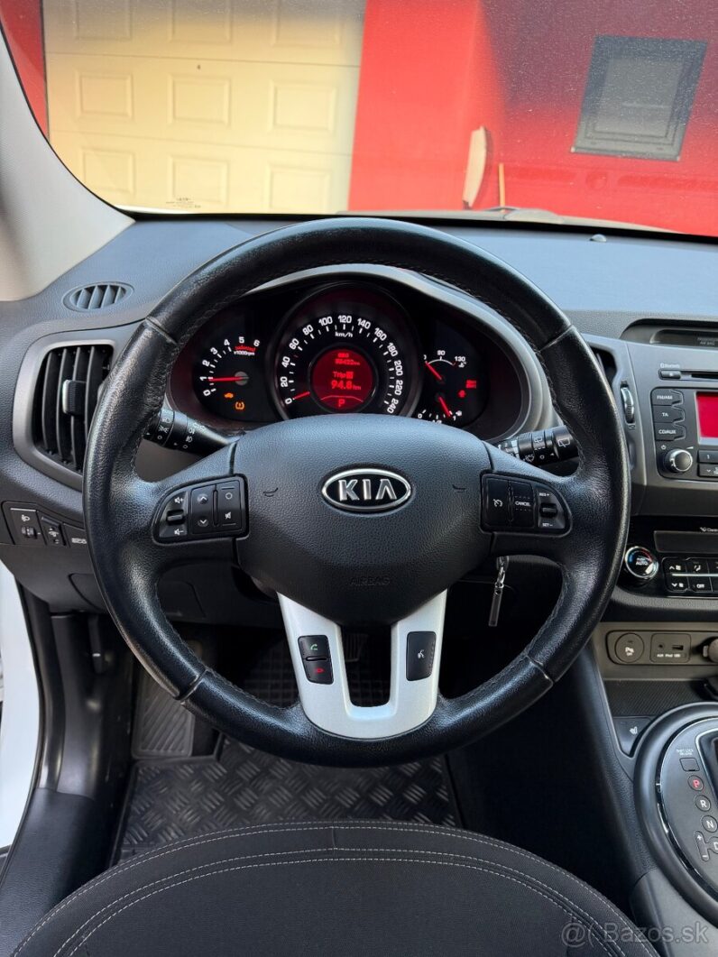 
								Kia Sportage 2.0 CRDi AWD iba 50 000km full									