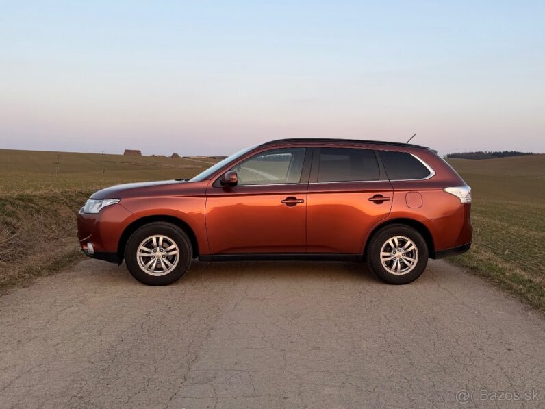 
								Mitsubishi Outlander 2.0 full									