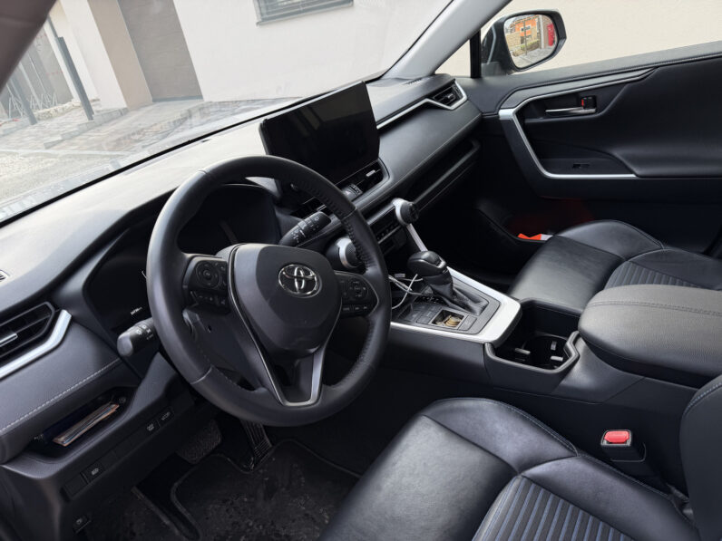 
								Toyota RAV4 2.5 e-CVT Hybrid 131kW full									