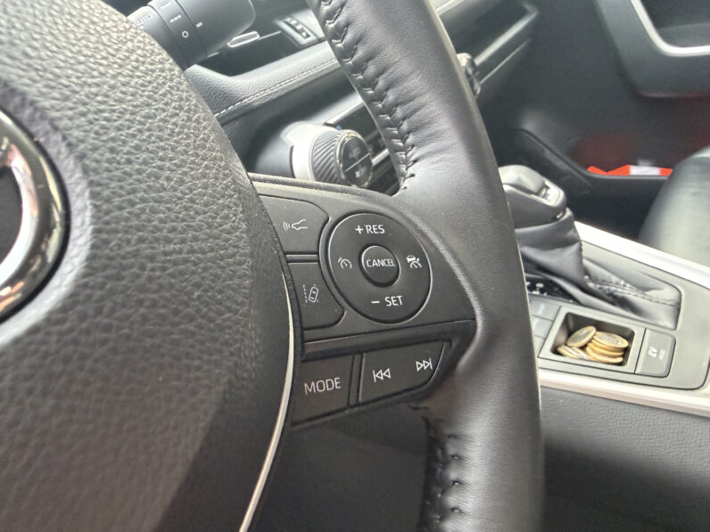 
								Toyota RAV4 2.5 e-CVT Hybrid 131kW full									