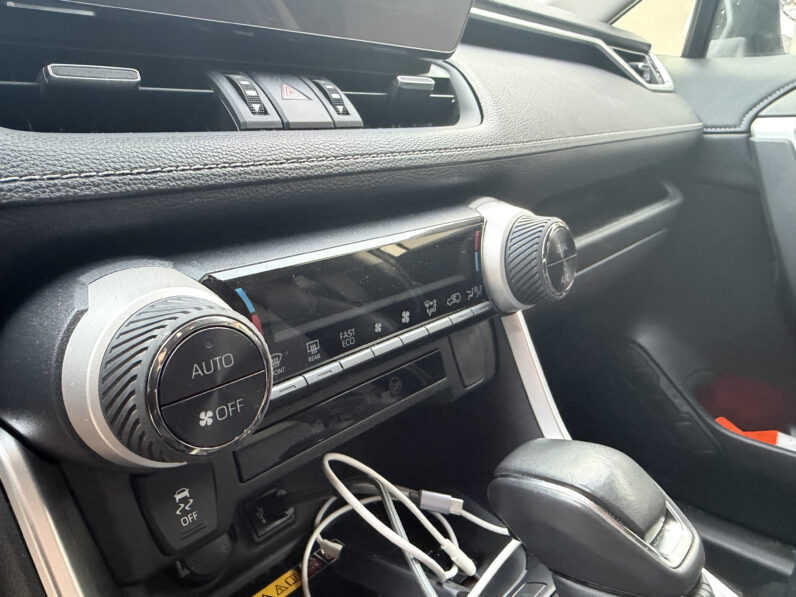 
								Toyota RAV4 2.5 e-CVT Hybrid 131kW full									