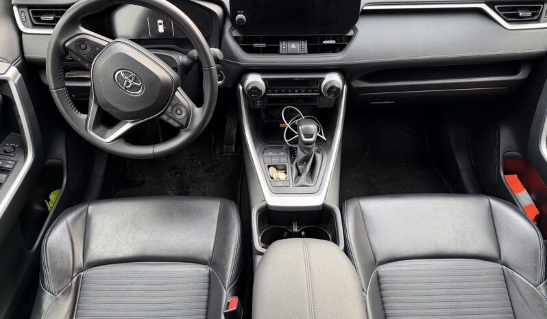 
								Toyota RAV4 2.5 e-CVT Hybrid 131kW full									