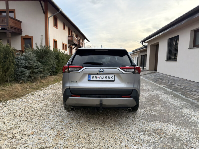 
								Toyota RAV4 2.5 e-CVT Hybrid 131kW full									