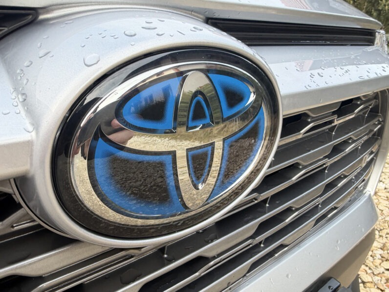 
								Toyota RAV4 2.5 e-CVT Hybrid 131kW full									