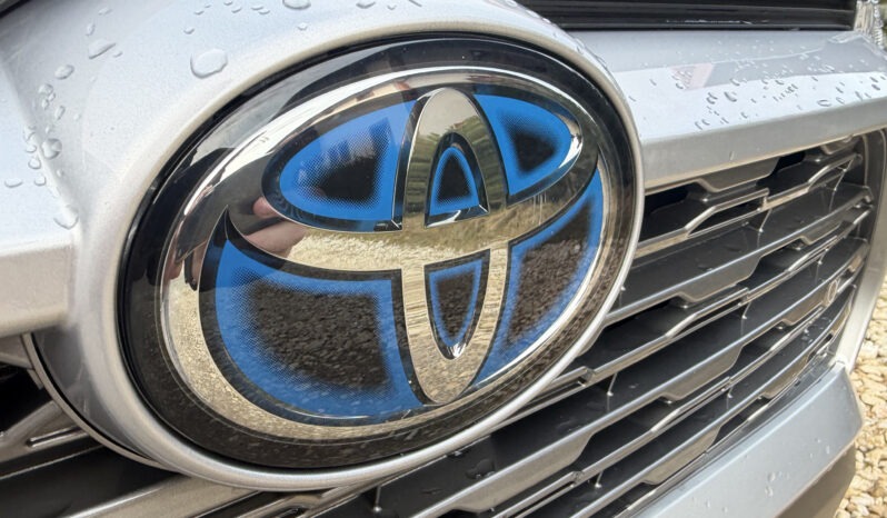 
								Toyota RAV4 2.5 e-CVT Hybrid 131kW full									
