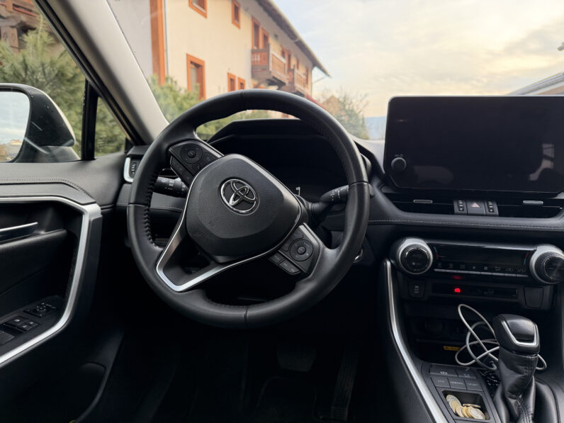 
								Toyota RAV4 2.5 e-CVT Hybrid 131kW full									