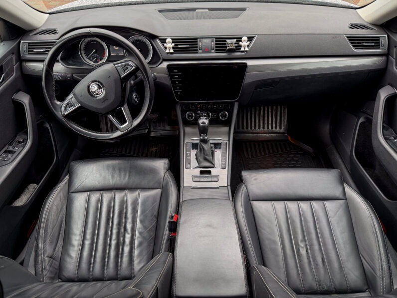 
								Škoda Superb Combi 2.0 TDI 140 KW full									