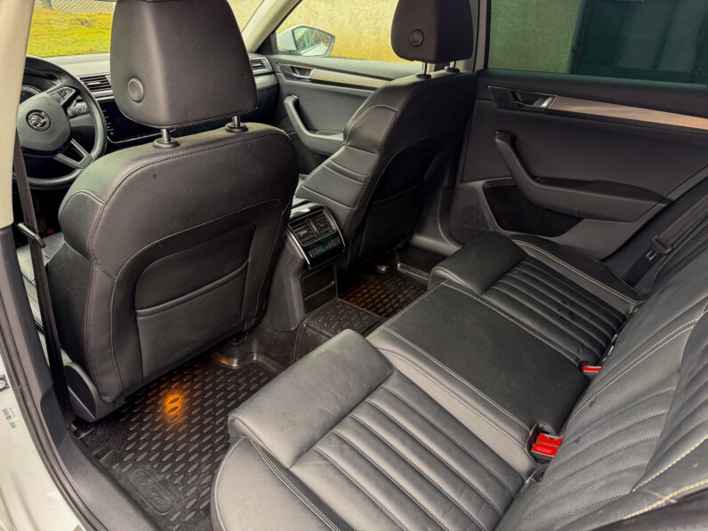 
								Škoda Superb Combi 2.0 TDI 140 KW full									