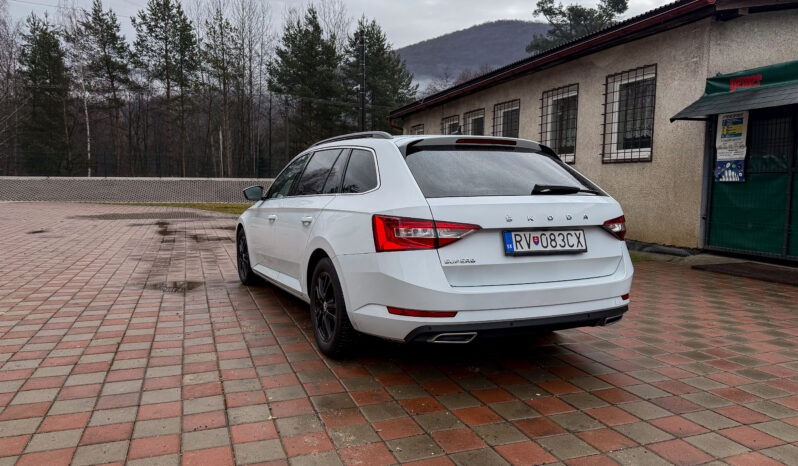 
								Škoda Superb Combi 2.0 TDI 140 KW full									