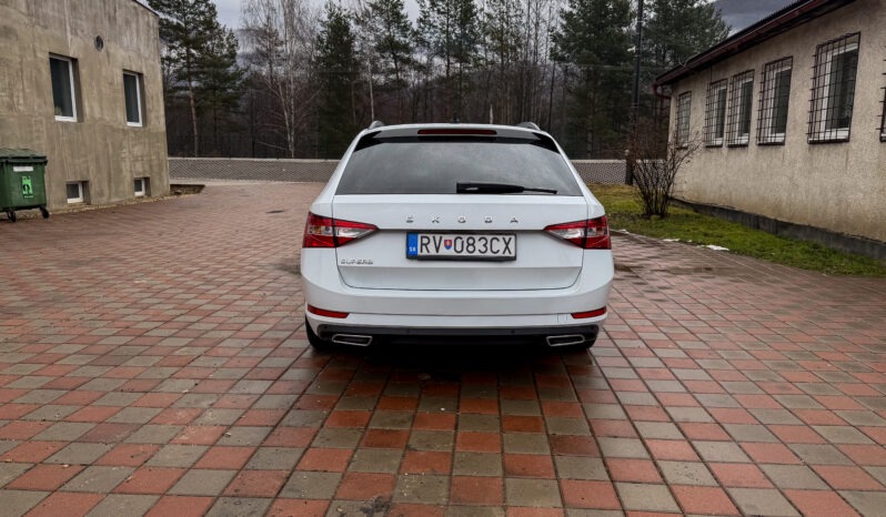 
								Škoda Superb Combi 2.0 TDI 140 KW full									