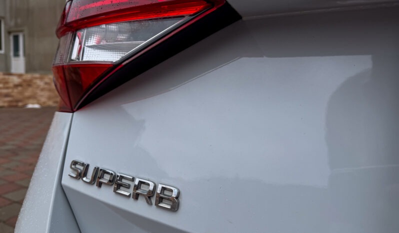 
								Škoda Superb Combi 2.0 TDI 140 KW full									