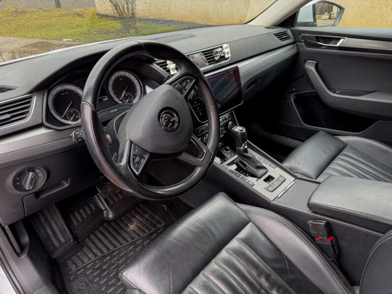 
								Škoda Superb Combi 2.0 TDI 140 KW full									