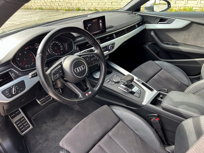
								Audi A5 3.0TDI SportBack Quattro S-line full									