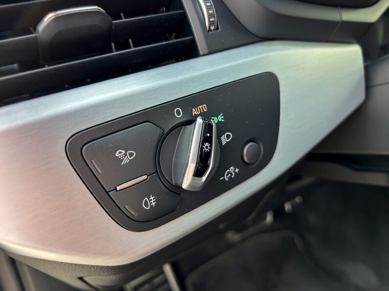 
								Audi A5 3.0TDI SportBack Quattro S-line full									