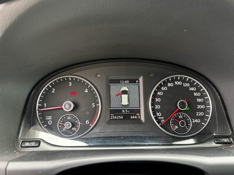 
								Volkswagen Touran 2.0 TDI DSG WEBASTO full									