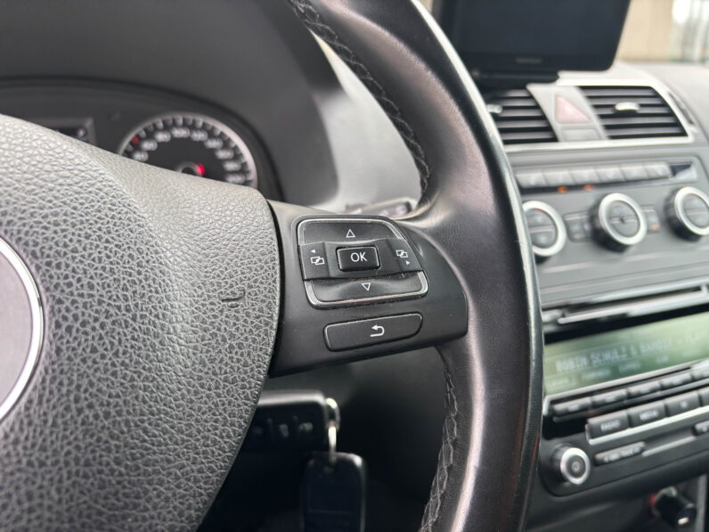 
								Volkswagen Touran 2.0 TDI DSG WEBASTO full									