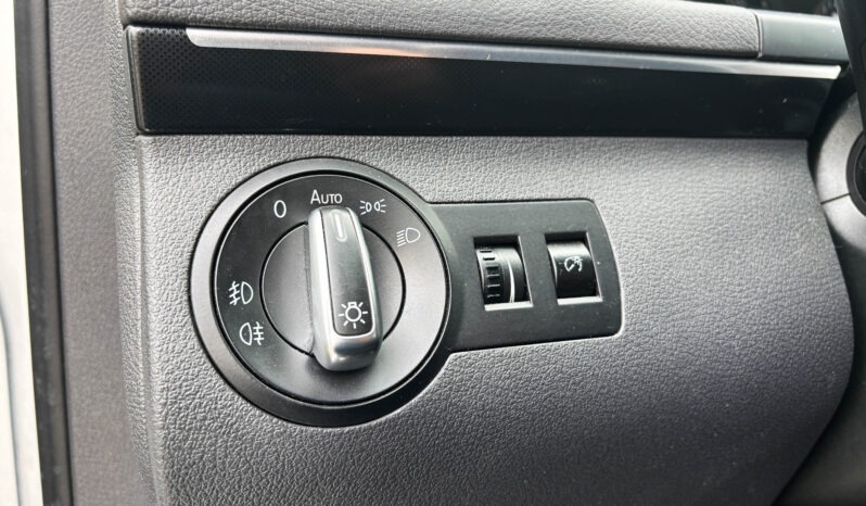 
								Volkswagen Touran 2.0 TDI DSG WEBASTO full									