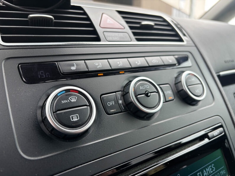 
								Volkswagen Touran 2.0 TDI DSG WEBASTO full									