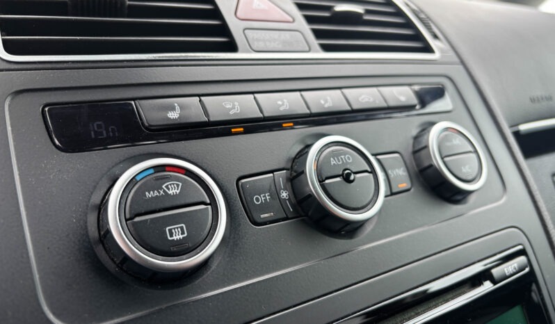 
								Volkswagen Touran 2.0 TDI DSG WEBASTO full									