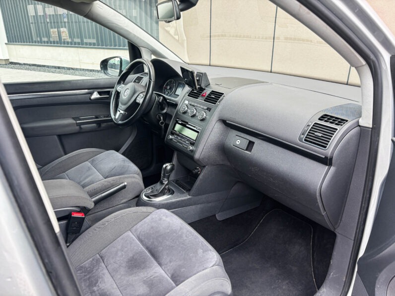 
								Volkswagen Touran 2.0 TDI DSG WEBASTO full									