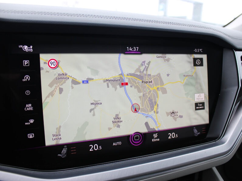 
								Volkswagen Touareg 3.0 Tdi DPH R-LINE full									