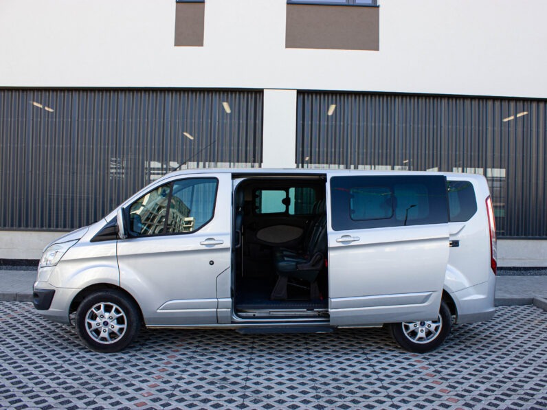 
								Ford Tourneo Custom 2.2 TDCi 125k Trend L1H1 T300 full									