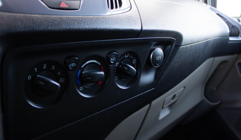 
								Ford Tourneo Custom 2.2 TDCi 125k Trend L1H1 T300 full									