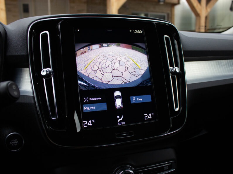 
								Volvo XC40 1.5 T3 Automat full									