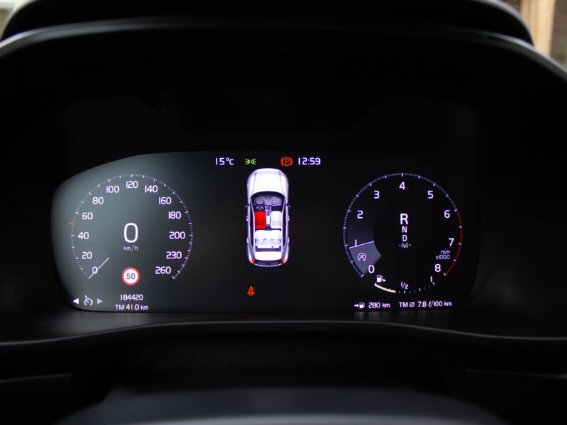 
								Volvo XC40 1.5 T3 Automat full									