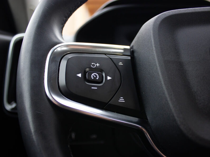 
								Volvo XC40 1.5 T3 Automat full									