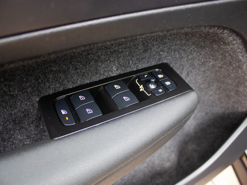 
								Volvo XC40 1.5 T3 Automat full									