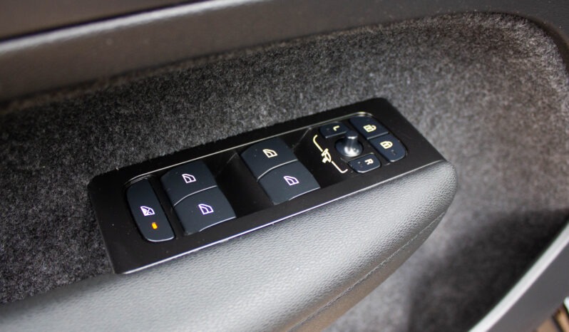 
								Volvo XC40 1.5 T3 Automat full									