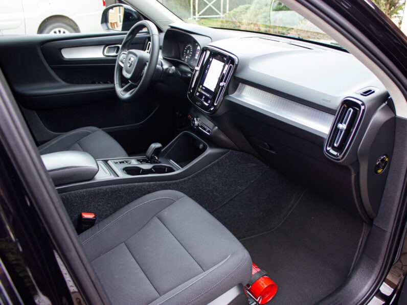 
								Volvo XC40 1.5 T3 Automat full									