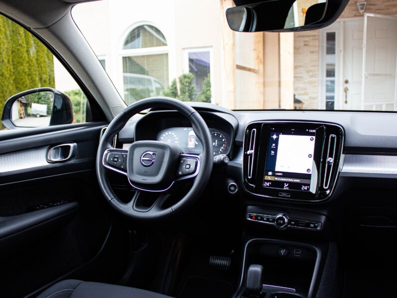 
								Volvo XC40 1.5 T3 Automat full									