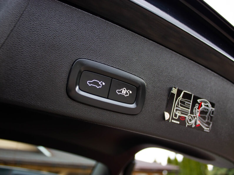 
								Volvo XC40 1.5 T3 Automat full									