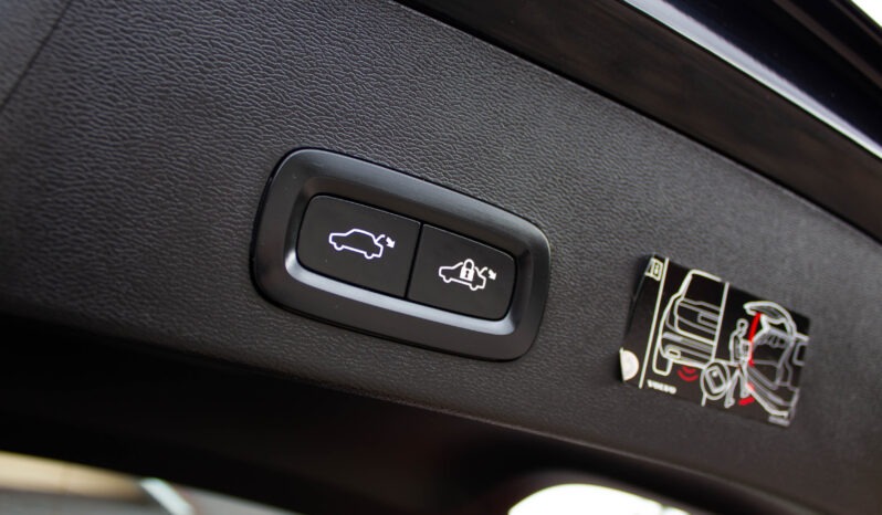 
								Volvo XC40 1.5 T3 Automat full									