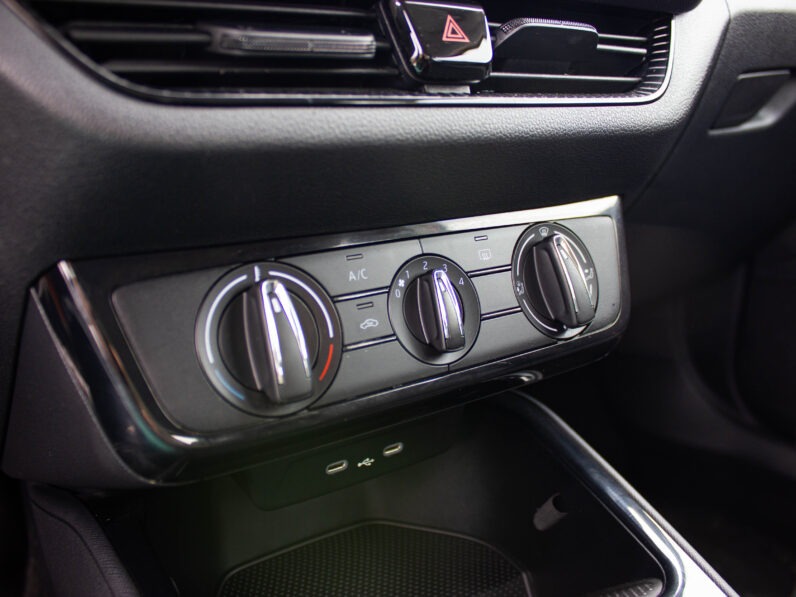 
								Škoda Fabia 1.0 TSI, VIRTUAL COCKPIT, LED, TEMPOMAT, 2025 full									