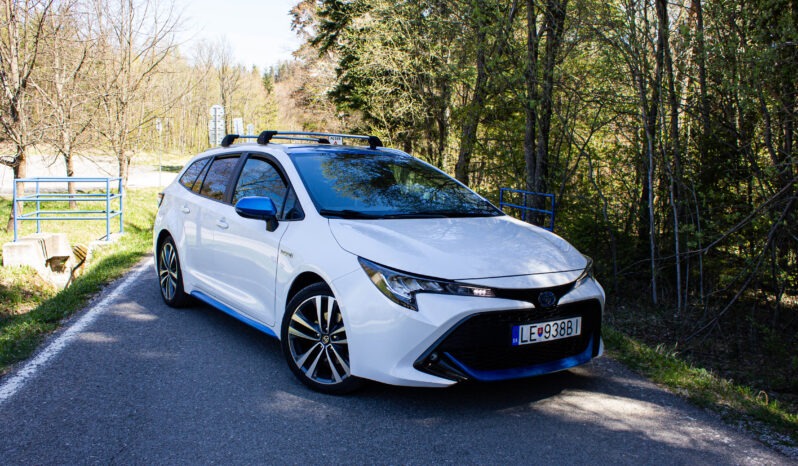 
Toyota Corolla 2.0 Hybrid 112kW full									
