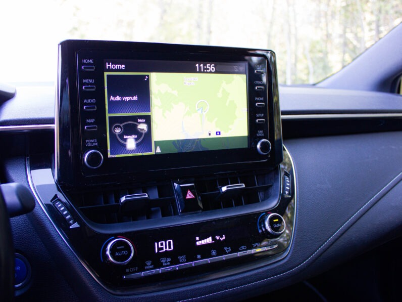 
Toyota Corolla 2.0 Hybrid 112kW full									