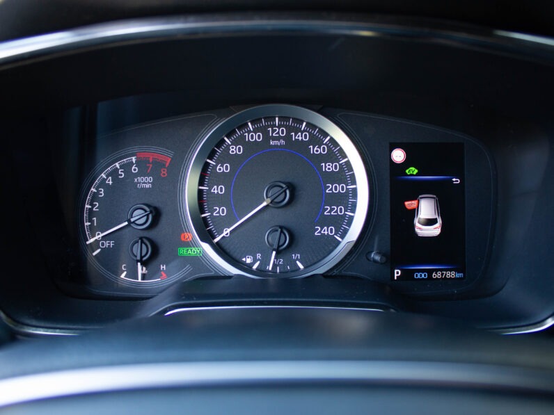 
Toyota Corolla 2.0 Hybrid 112kW full									