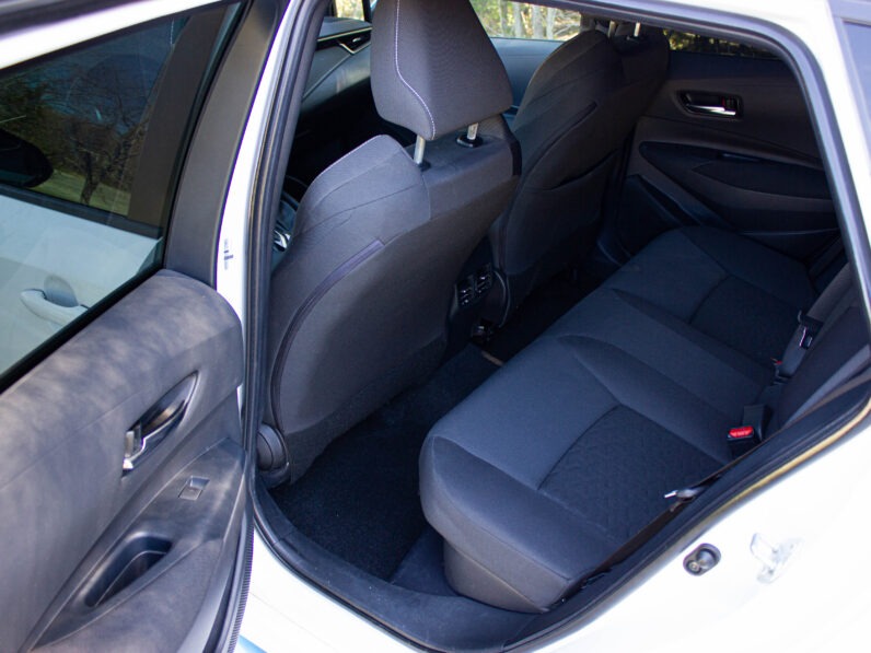 
Toyota Corolla 2.0 Hybrid 112kW full									