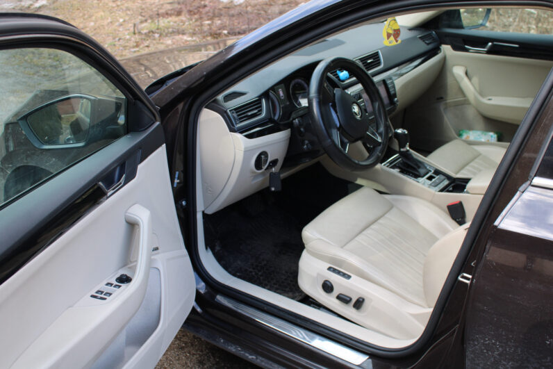 
								Škoda SuperB Laurin&klement 4×4 full									