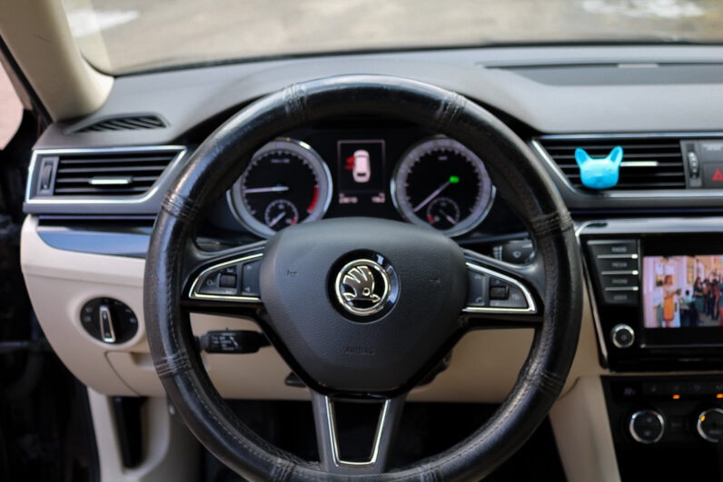 
								Škoda SuperB Laurin&klement 4×4 full									