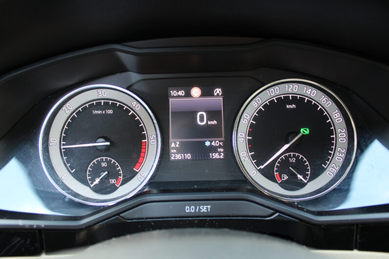 
								Škoda SuperB Laurin&klement 4×4 full									