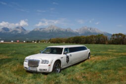 Chrysler 300C Limuzína