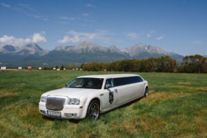 Chrysler 300C Limuzína